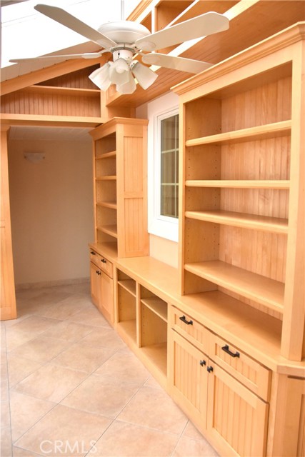 Detail Gallery Image 25 of 52 For 337 10th, Manhattan Beach,  CA 90266 - 5 Beds | 3/1 Baths