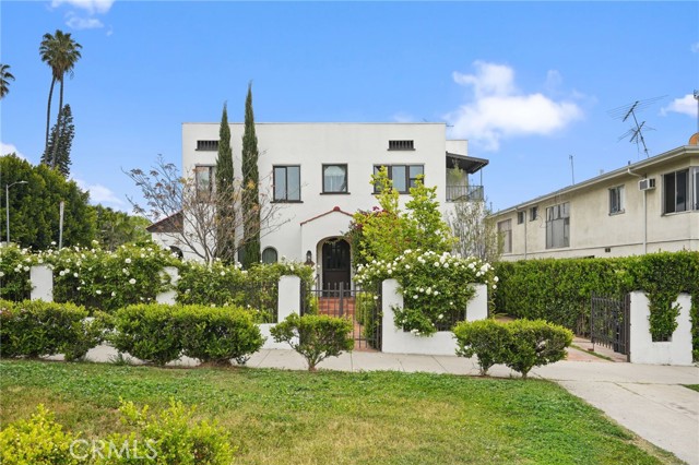 1860 Winona Boulevard, Los Angeles CA: https://media.crmls.org/medias/07055b43-6a79-420b-901d-09abb0c91611.jpg