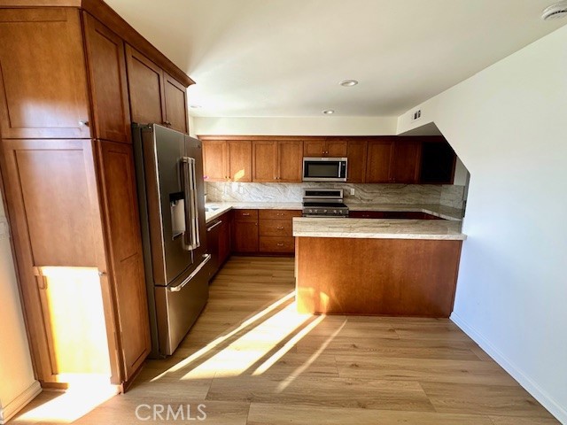 Detail Gallery Image 3 of 14 For 111 Alabama, Huntington Beach,  CA 92648 - 3 Beds | 2/1 Baths