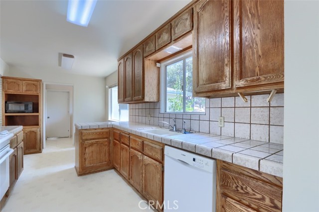 42912 Country Club E Drive, Oakhurst CA: https://media.crmls.org/medias/0705b5c5-09de-4aa2-8e2b-ca935f987b25.jpg