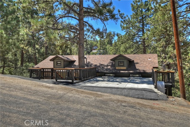 Detail Gallery Image 2 of 37 For 574 Villa Grove, Big Bear City,  CA 92314 - 3 Beds | 2 Baths