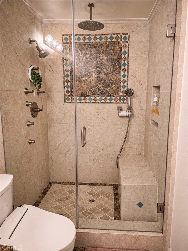 https://media.crmls.org/medias/070692ca-d0e6-4aa3-a48c-935cc069c1cf.jpg?preset=X-Large