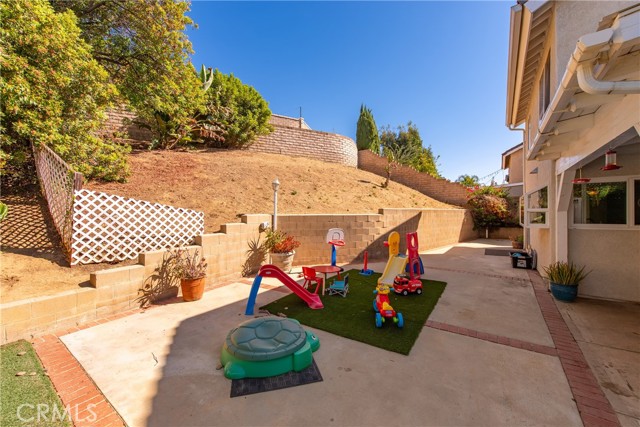 Detail Gallery Image 39 of 50 For 4231 Roxbury St, Simi Valley,  CA 93063 - 4 Beds | 2/1 Baths