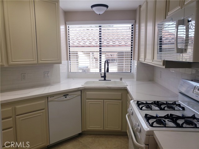 Detail Gallery Image 13 of 38 For 1348 Tourney Hill Ln #66,  Nipomo,  CA 93444 - 3 Beds | 2/1 Baths