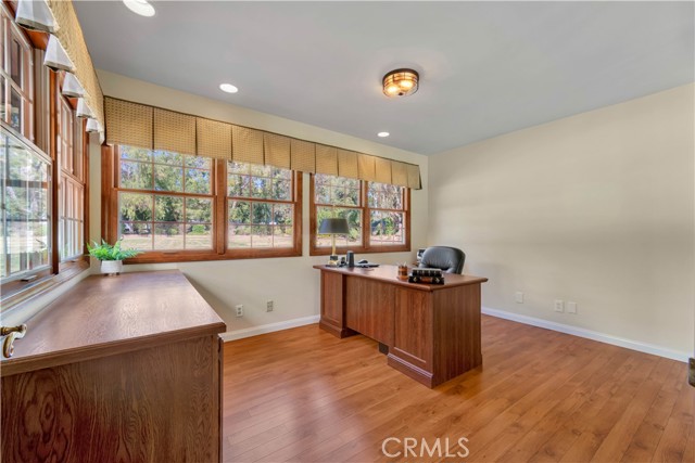 Detail Gallery Image 34 of 59 For 15883 Condor Ridge, Canyon Country,  CA 91387 - 5 Beds | 3/1 Baths