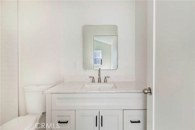 1003 Seal Way, Seal Beach CA: https://media.crmls.org/medias/070761f5-7d18-4612-a53b-f29abff99bf3.jpg