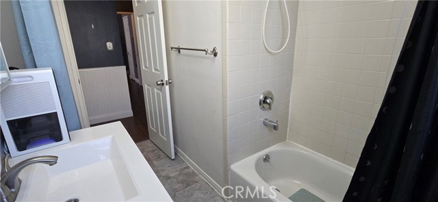 16701 Chatsworth Street, Granada Hills CA: https://media.crmls.org/medias/0707e09b-941f-4482-92dc-701212961a62.jpg