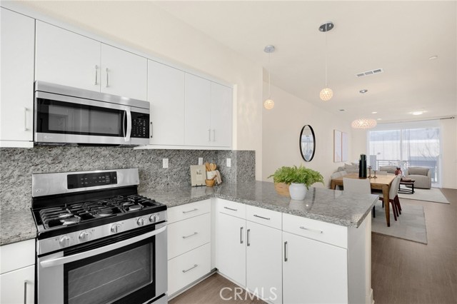 Detail Gallery Image 13 of 42 For 9040 Garvey, Rosemead,  CA 91770 - 3 Beds | 4 Baths