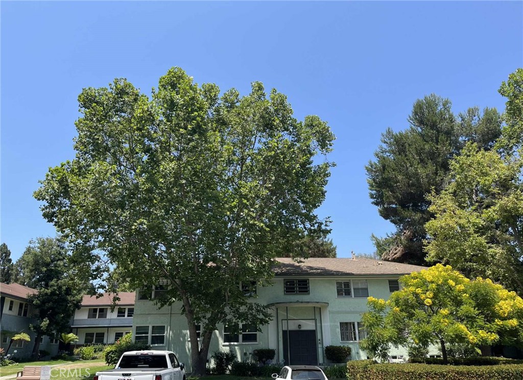 5829 Bowcroft #4