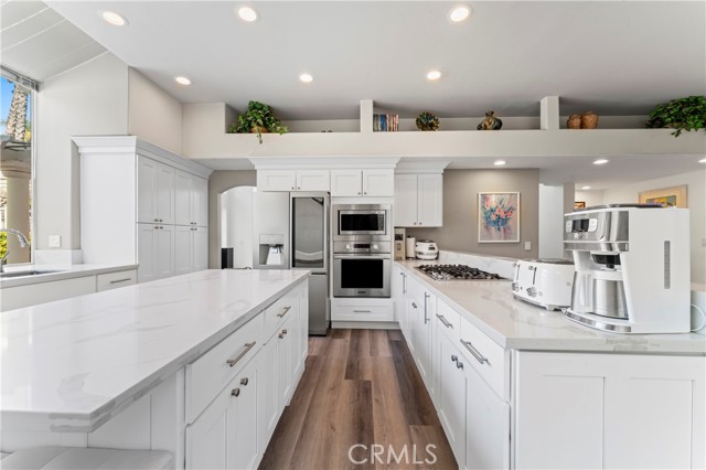 Detail Gallery Image 14 of 70 For 25507 Longfellow Pl, Stevenson Ranch,  CA 91381 - 4 Beds | 3 Baths