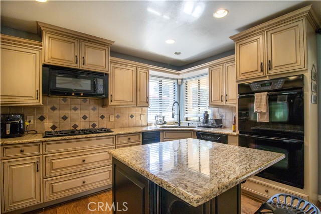 Detail Gallery Image 7 of 41 For 28846 Highway 190, Porterville,  CA 93257 - 3 Beds | 2/1 Baths