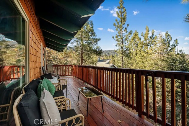Detail Gallery Image 4 of 70 For 43897 Yosemite Drive, Big Bear Lake,  CA 92315 - 4 Beds | 2 Baths