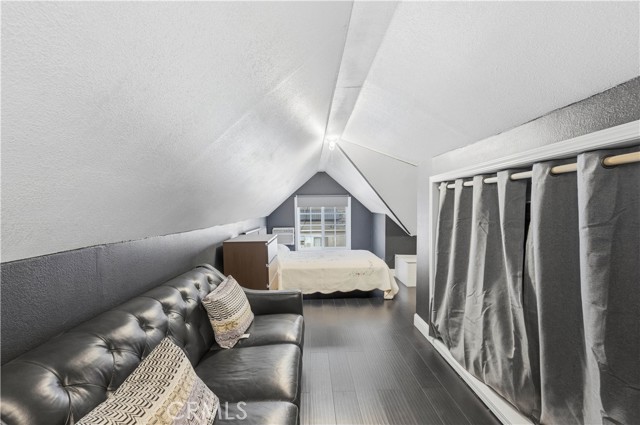 Detail Gallery Image 19 of 43 For 12232 Truesdale, Sun Valley,  CA 91352 - 5 Beds | 4 Baths