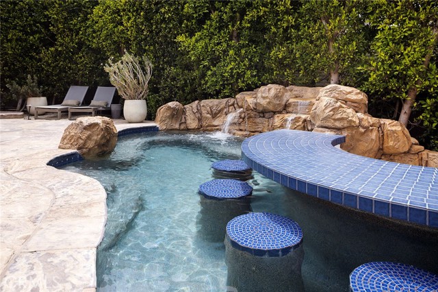 420 De Sola Terrace, Corona del Mar CA: https://media.crmls.org/medias/070c4b70-dac8-4b9c-aa4e-b960a24c18b8.jpg