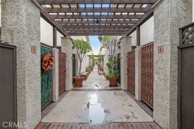 Detail Gallery Image 3 of 27 For 9210 Van Nuys Bld #14,  Panorama City,  CA 91402 - 2 Beds | 1/1 Baths