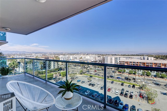 Detail Gallery Image 19 of 55 For 13600 Marina Pointe Dr #905,  Marina Del Rey,  CA 90292 - 2 Beds | 2/1 Baths
