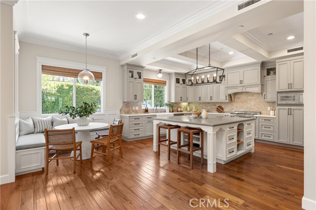 Detail Gallery Image 4 of 33 For 4330 Bellaire Ave, Studio City,  CA 91604 - 5 Beds | 4/1 Baths