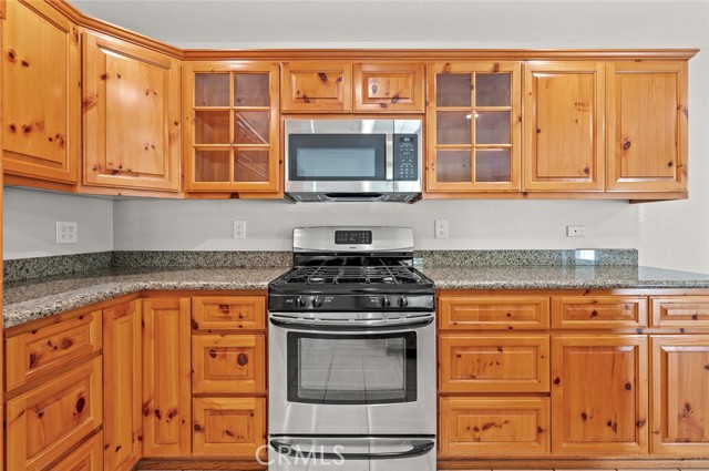 Detail Gallery Image 13 of 54 For 565 Ophir Cir, San Dimas,  CA 91773 - 2 Beds | 2 Baths