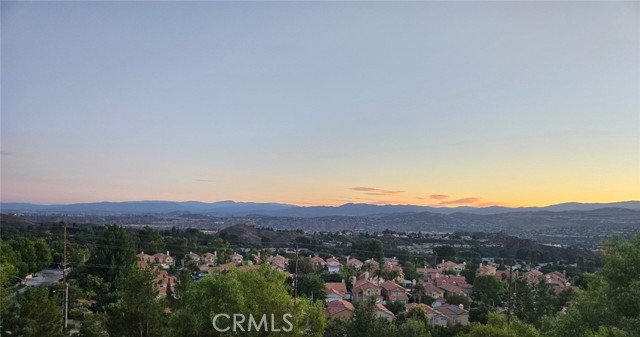 19639 Ellis Henry Court, Newhall CA: https://media.crmls.org/medias/070dd6ce-e616-4bea-b966-4b28d05b02dc.jpg