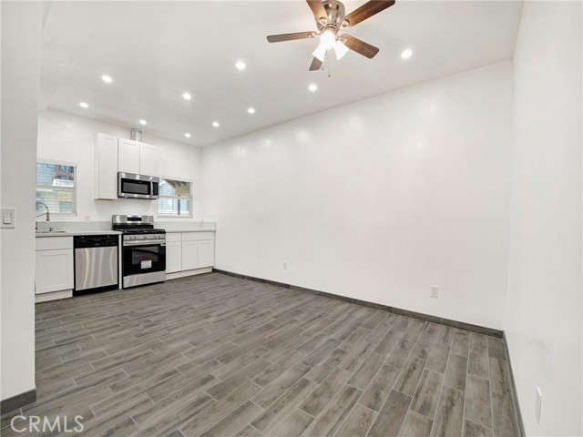 Detail Gallery Image 6 of 22 For 14545 Margate St #1,  Sherman Oaks,  CA 91411 - 3 Beds | 2 Baths