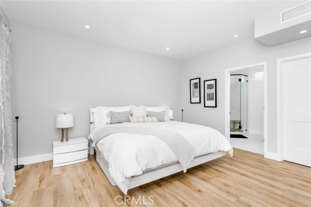 5923 Etiwanda Avenue, Tarzana CA: https://media.crmls.org/medias/070e1795-4e1b-446e-abe6-6311a4667bc0.jpg