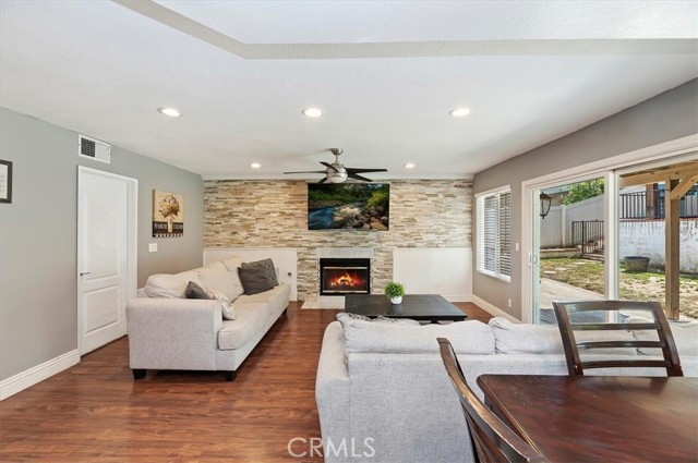 Detail Gallery Image 13 of 55 For 1774 Somerset Ln, Redlands,  CA 92374 - 4 Beds | 2/1 Baths