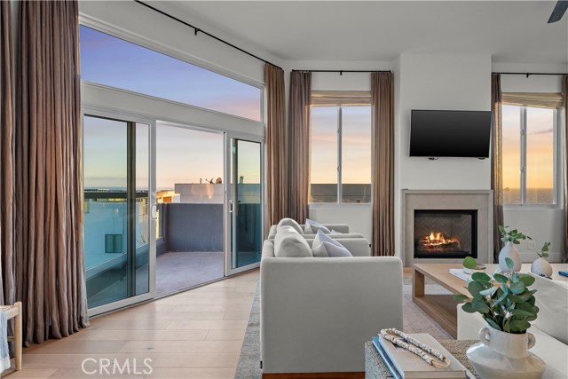 2716 Highland Avenue, Manhattan Beach, California 90266, 3 Bedrooms Bedrooms, ,2 BathroomsBathrooms,Residential,For Sale,Highland,SB25214267