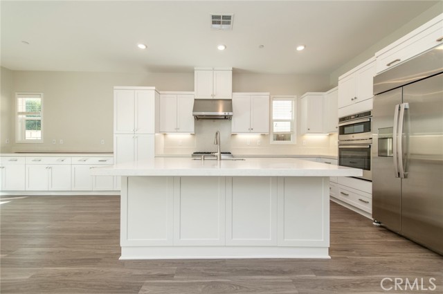 Detail Gallery Image 5 of 38 For 631 Cardona, Lake Forest,  CA 92630 - 5 Beds | 4 Baths