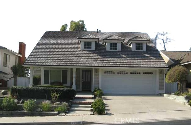 22081 Broken Bow Drive, Lake Forest CA: https://media.crmls.org/medias/070f225e-cfee-4019-a47d-2aea884e3c0c.jpg