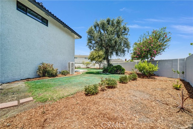 Detail Gallery Image 40 of 52 For 5231 Los Encantos Circle, La Palma,  CA 90623 - 5 Beds | 3 Baths