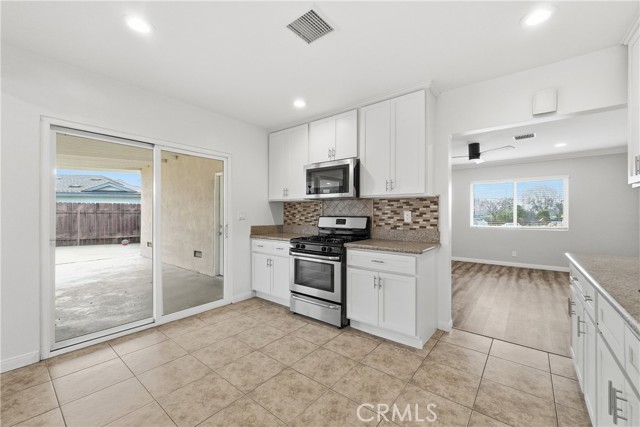 Detail Gallery Image 11 of 28 For 1647 N Lake, Ontario,  CA 91764 - 3 Beds | 2 Baths