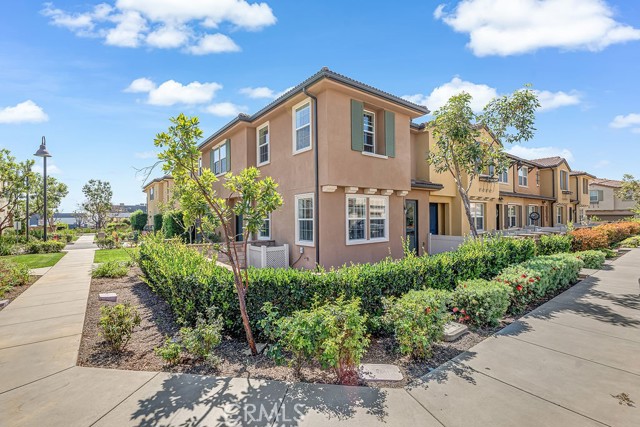 Detail Gallery Image 2 of 36 For 3071 E via Rosso, Ontario,  CA 91764 - 3 Beds | 2/1 Baths