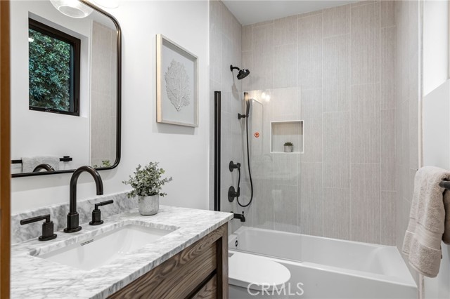 Detail Gallery Image 36 of 37 For 1701 5th St, Manhattan Beach,  CA 90266 - 5 Beds | 5/1 Baths