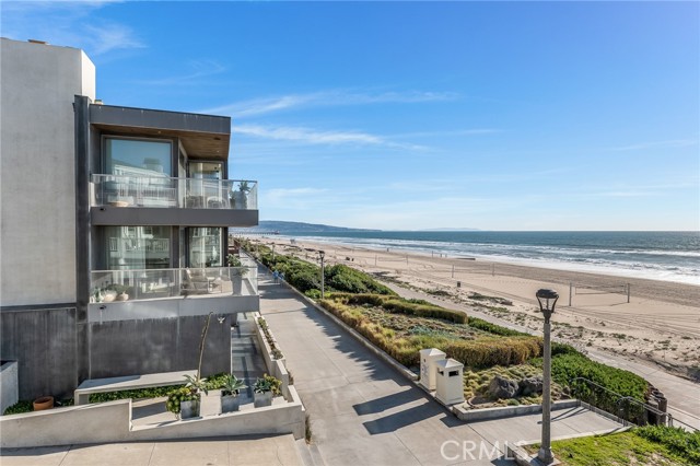 3000 The Strand, Manhattan Beach, California 90266, 3 Bedrooms Bedrooms, ,3 BathroomsBathrooms,Residential,Sold,The Strand,SB23028136