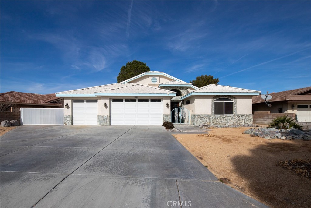 15250 Orchard Hill Lane, Helendale, CA 92342