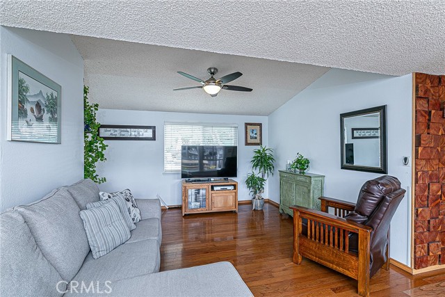 Detail Gallery Image 12 of 29 For 1010 via Esmeralda, Santa Maria,  CA 93455 - 3 Beds | 1/1 Baths