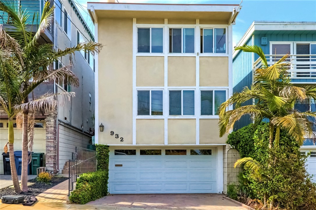 This is a Wonderful 4 Bedroom, 2 Bath, Ocean View Home on an Oversized Lot with a Huge Family Room, Large Yard and Upper Level Deck. It is Located In the North Hermosa Hills in a Great Family neighborhood.