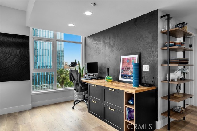 400 W Ocean Boulevard, Long Beach CA: https://media.crmls.org/medias/0710f1a0-96ae-407e-a9d6-f77d6a3ebf3f.jpg