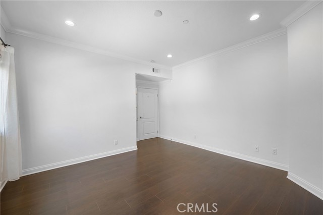 540 E Angeleno Avenue, Burbank CA: https://media.crmls.org/medias/07114d00-f135-411f-9a57-0e695ca13126.jpg
