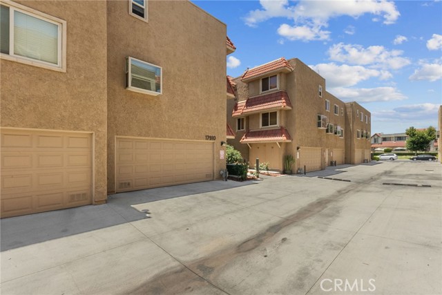 17910 River Circle, Canyon Country CA: https://media.crmls.org/medias/0712d30c-a484-43f6-afd3-1a24e6289970.jpg