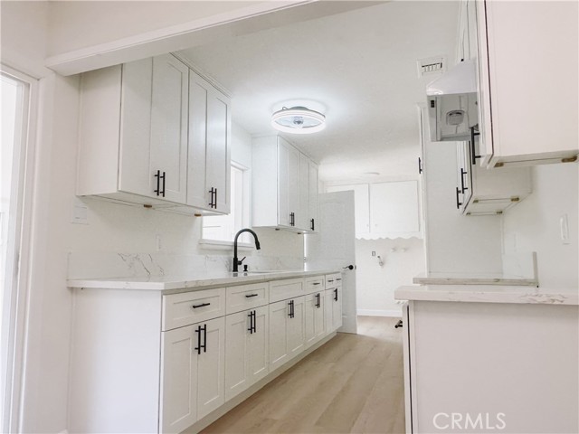 1124 N Soldano Drive, Azusa CA: https://media.crmls.org/medias/0712f360-d0f9-48a0-9dff-cafd680ba182.jpg