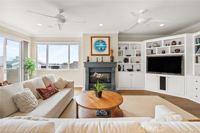 710 11th Street, Hermosa Beach CA: https://media.crmls.org/medias/07132c33-3229-4221-a637-2a97c1e8b1ee.jpg