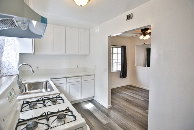 Detail Gallery Image 13 of 27 For 2154 E. 14th St, Long Beach,  CA 90804 - 2 Beds | 1 Baths