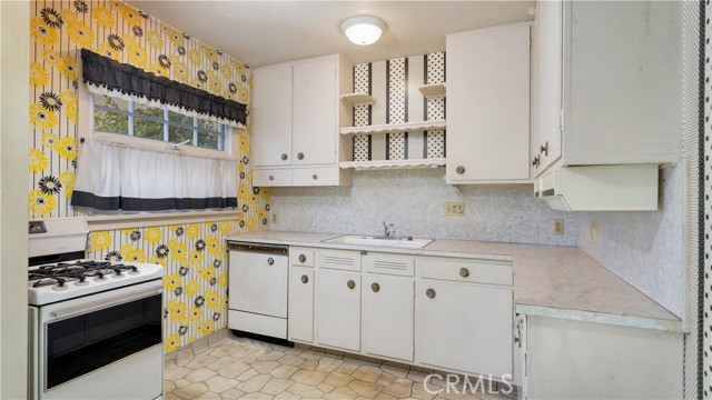 Detail Gallery Image 21 of 37 For 1804 N Heliotrope Dr, Santa Ana,  CA 92706 - 5 Beds | 4 Baths