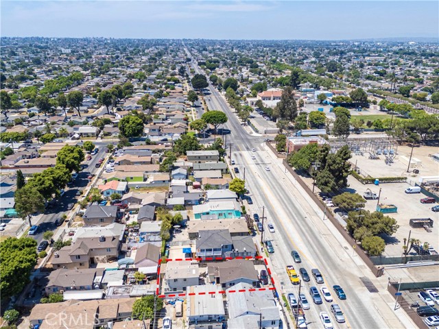 1142 E Century Boulevard, Los Angeles CA: https://media.crmls.org/medias/07138808-d221-498e-a719-9fed2d2493f0.jpg