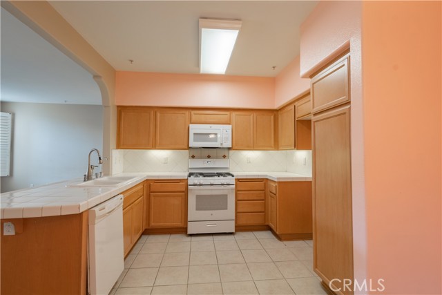 Detail Gallery Image 13 of 16 For 610 Sunrise Dr 10e,  Santa Maria,  CA 93455 - 2 Beds | 2 Baths