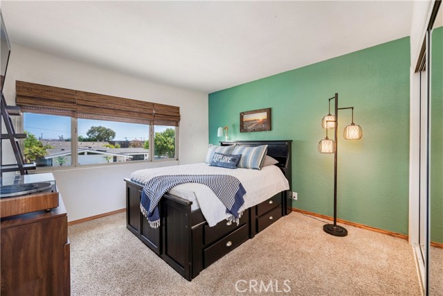 1335 Crestview Avenue, Seal Beach CA: https://media.crmls.org/medias/0713fdef-185d-4c07-a6fd-8cb247ed40b9.jpg