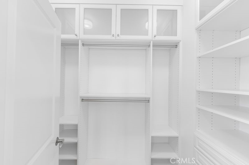 https://media.crmls.org/medias/0714272c-52f2-49a3-9818-813185ca6b46.jpg?preset=X-Large
