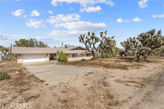 Detail Gallery Image 3 of 49 For 56620 Hidden Gold Drive, Yucca Valley,  CA 92284 - 3 Beds | 2 Baths