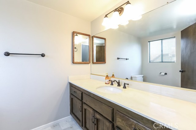 ENTRY LEVEL -HALF BATH